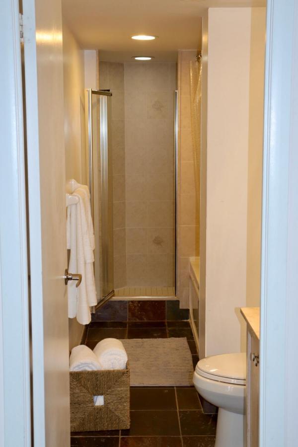 Apartment/2Bedrooms/2 Full Bathrooms/Free Parking 토론토 외부 사진