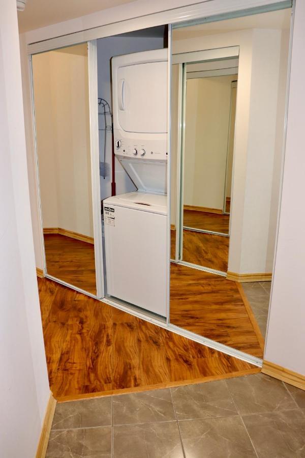 Apartment/2Bedrooms/2 Full Bathrooms/Free Parking 토론토 외부 사진