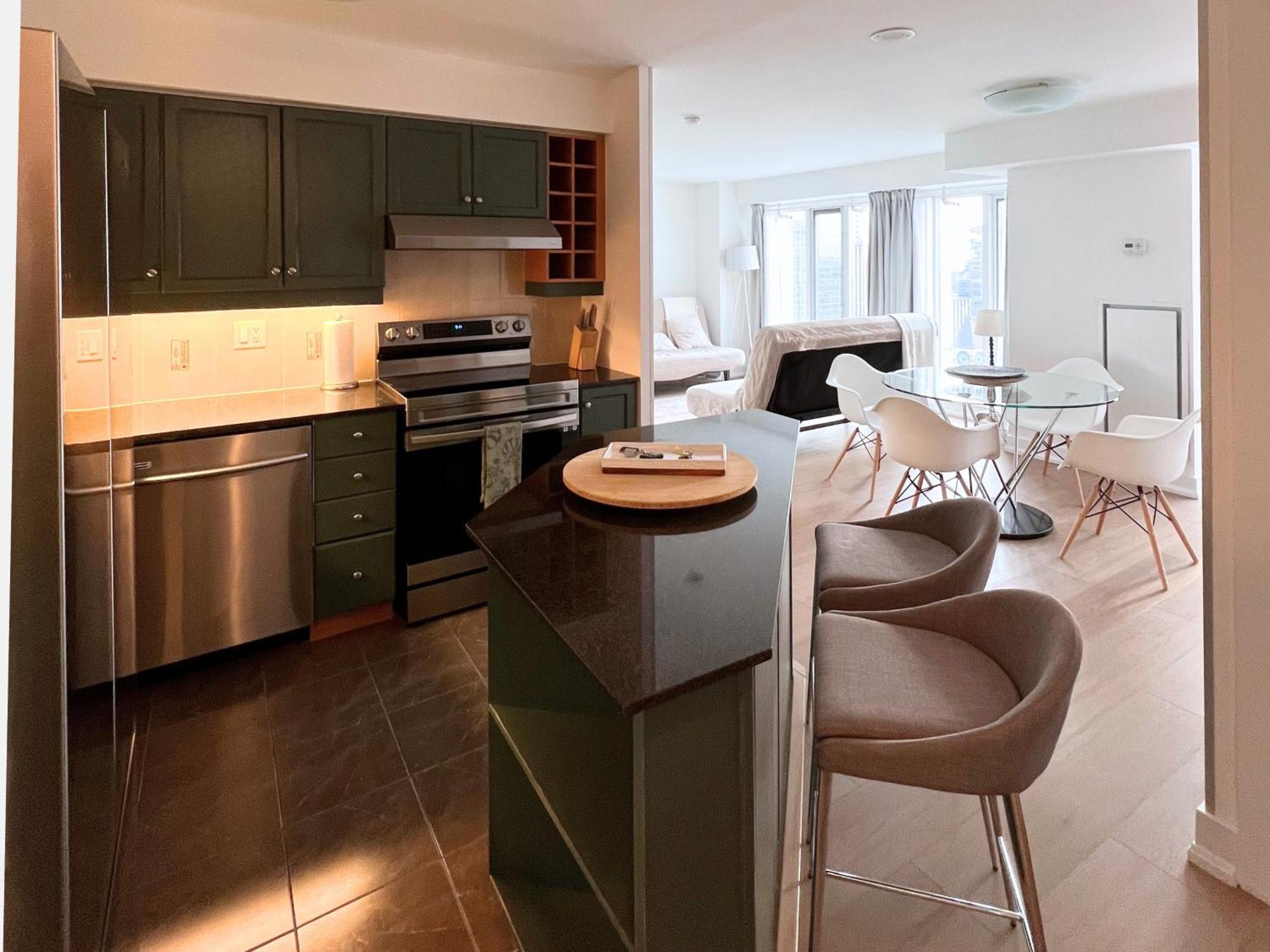Apartment/2Bedrooms/2 Full Bathrooms/Free Parking 토론토 외부 사진